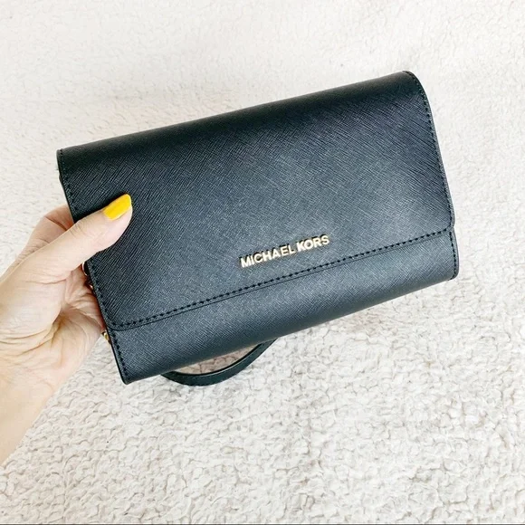 NWT Michael Michael Kors Leather Versatile Clutch​